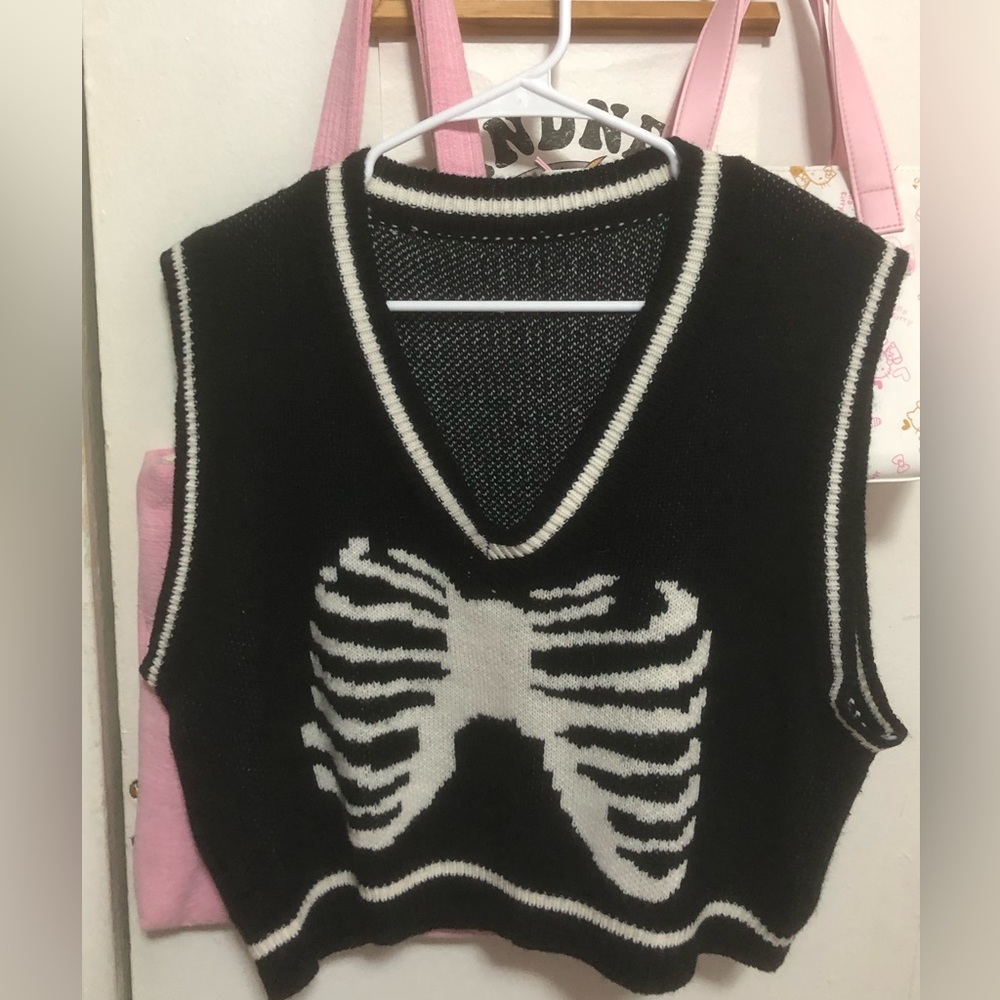 SHEIN- black/white rib cage vest